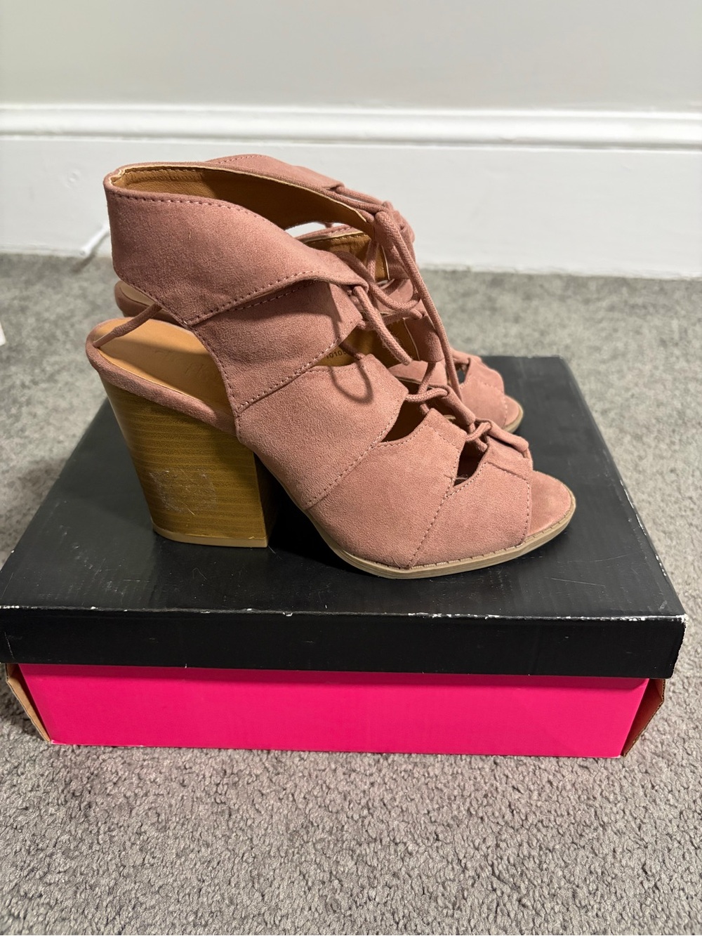 Pink Mauve Lace Up Chunky Heel Sandals Women’s 7